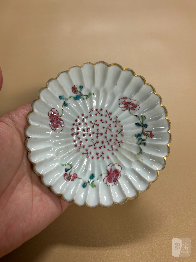 清雍正 粉彩折枝花卉纹菊瓣盘 - 图3